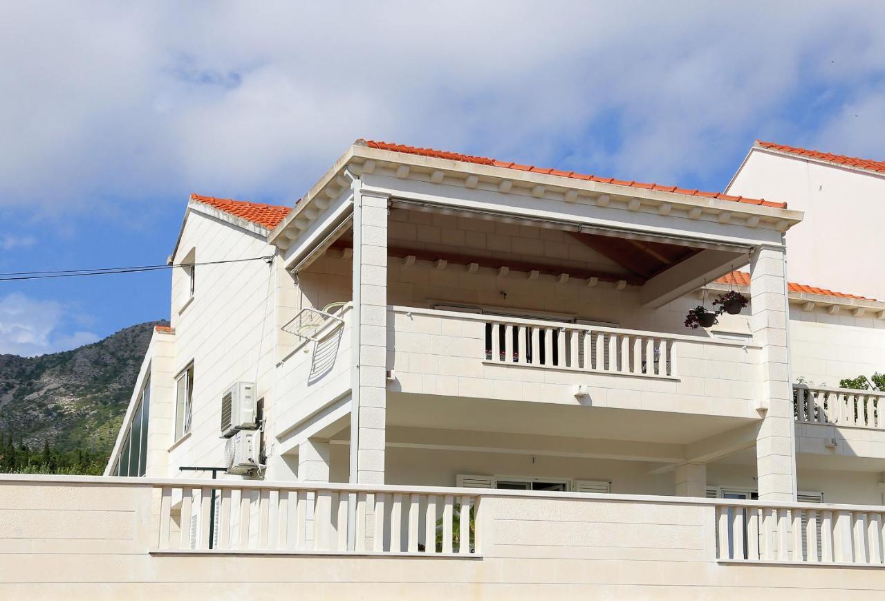 מליני Apartmani Krmek מראה חיצוני תמונה