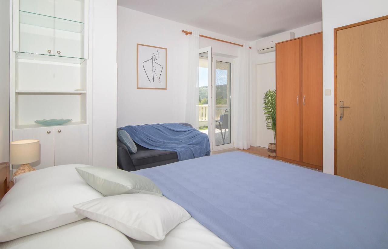 מליני Apartmani Krmek מראה חיצוני תמונה